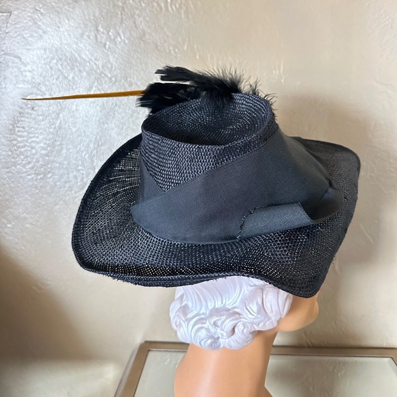 EYE-CATCHING 194Os\' BLACK STRAW FEDORA + WIDE BAND & YELLOW/BLACK FEATHERS main image 5